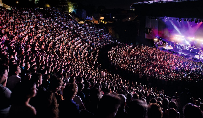 Scène du festival Nuits de Fourvière à Lyon