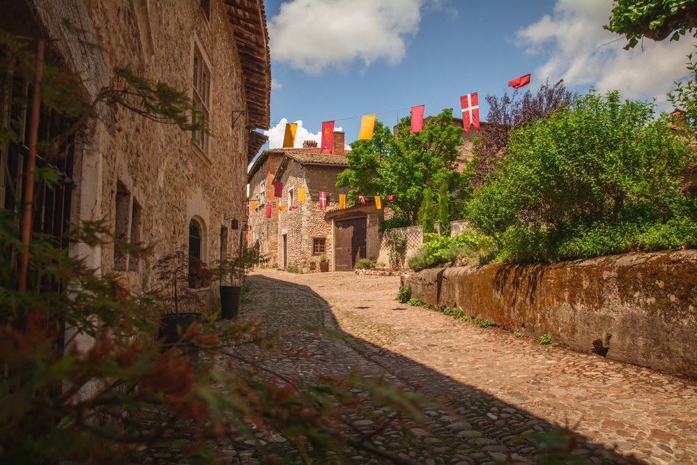 stroll,through,the,medieval,town,of,pérouges
