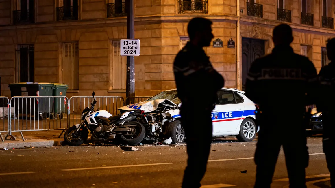 Scène intervention police moto accident centre-ville Lyon